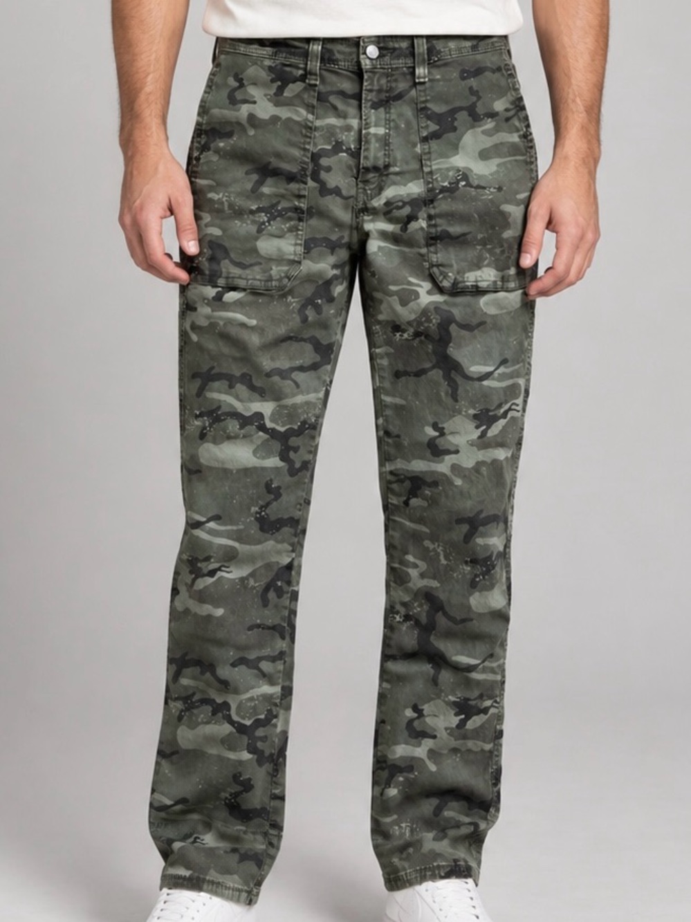 Signature by Levi Strauss Men's Olive Green Camo Cargo Pants